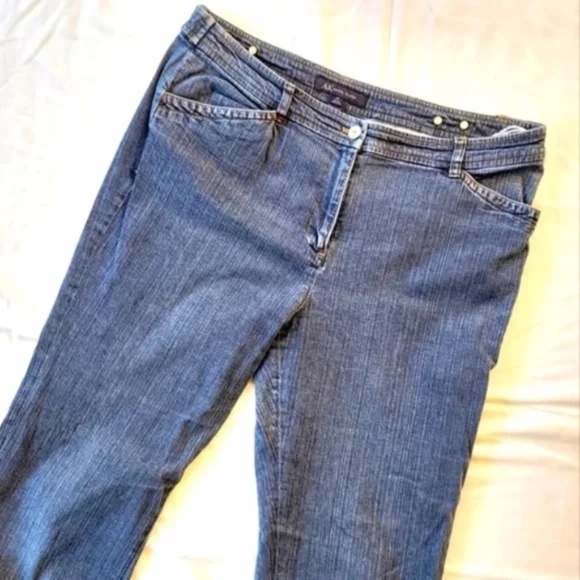Anne Klein Denim - Anne Klein Vintage Boot cut Jeans with Flap Back Pockets